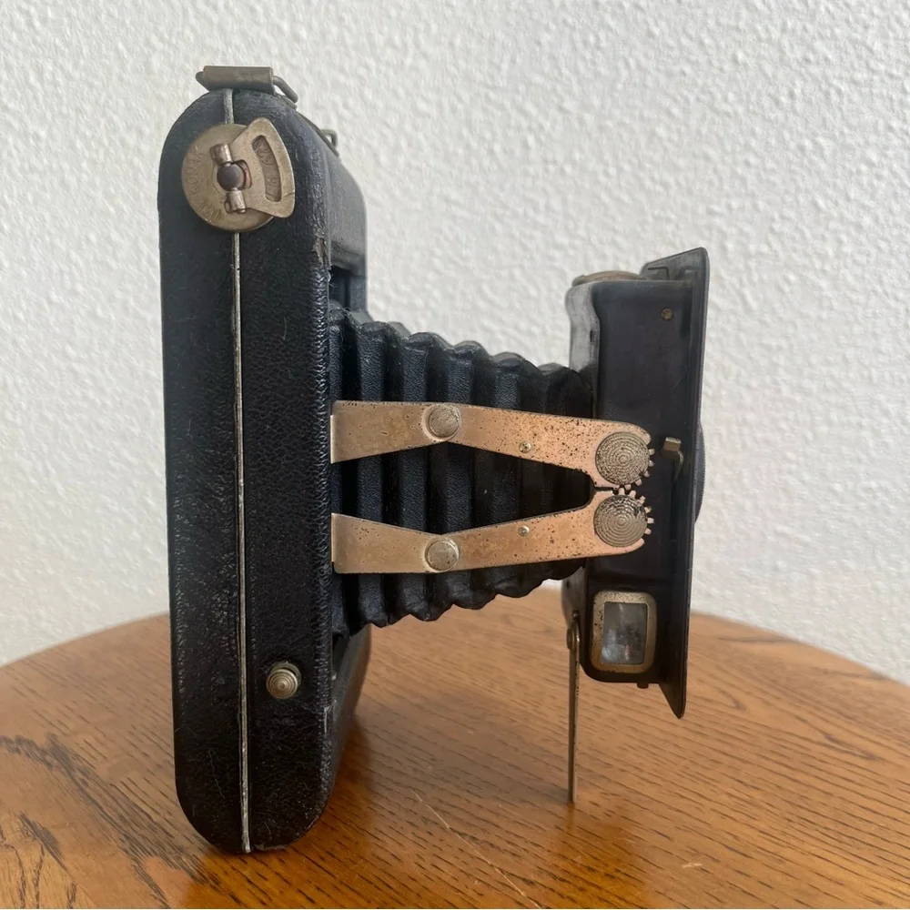 Jiffy Kodak Six-20 Twindar-lens Camera